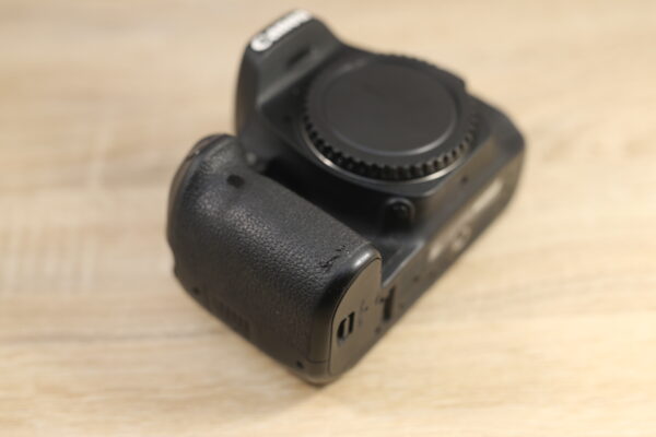 Használt garanciális canon eos 90d dslr tükörreflexes fényképezőgép canon ef és ef-s efs bajonettel aps-c apsc