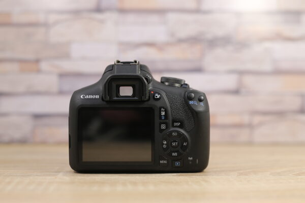 Használt Canon EOS 2000D fényképezőgép
