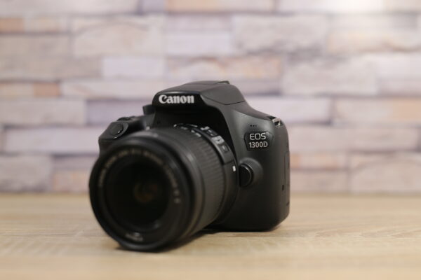 Használt Canon EOS 1300D tükörreflexes cserélhető objektíves fényképezőgép