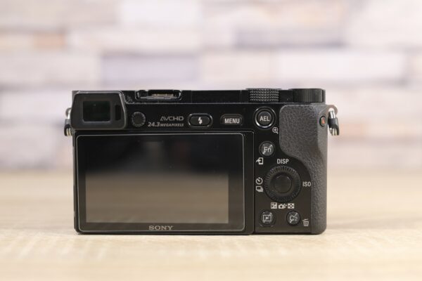 Használt Sony a6000 fényképezőgép + Sony PZ 16-50mm OSS objektív kit