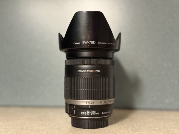 Használt újszerű hibátlan Canon EF-S efs 18-200 18-200mm f3.5-5.6 IS objektív garancia