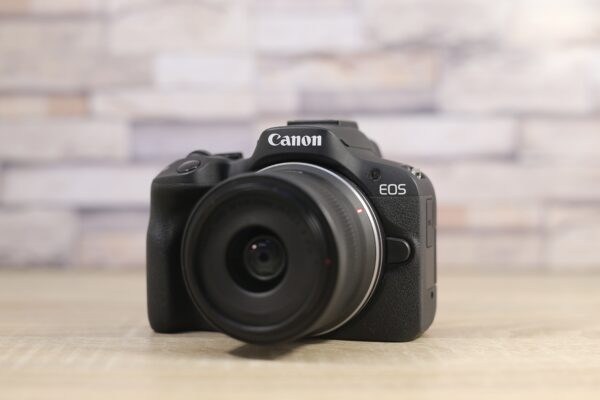 Használt Canon EOS R50 fényképezőgép Canon RF-S 18-45mm IS STM objektív