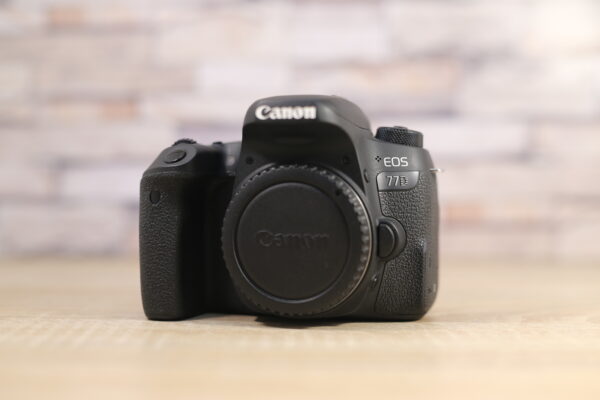 Használt Canon EOS 77D tükörreflexes aps-c szenzoros fényképezőgép