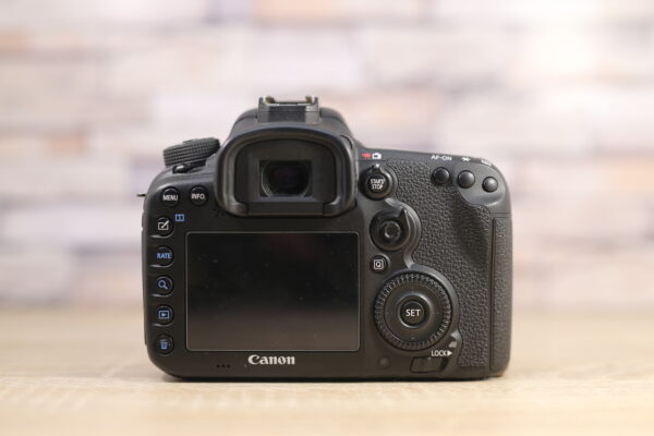 Használt Canon EOS 7D Mark II mk2 mk 2 dslr tükörreflexes fényképezőgép